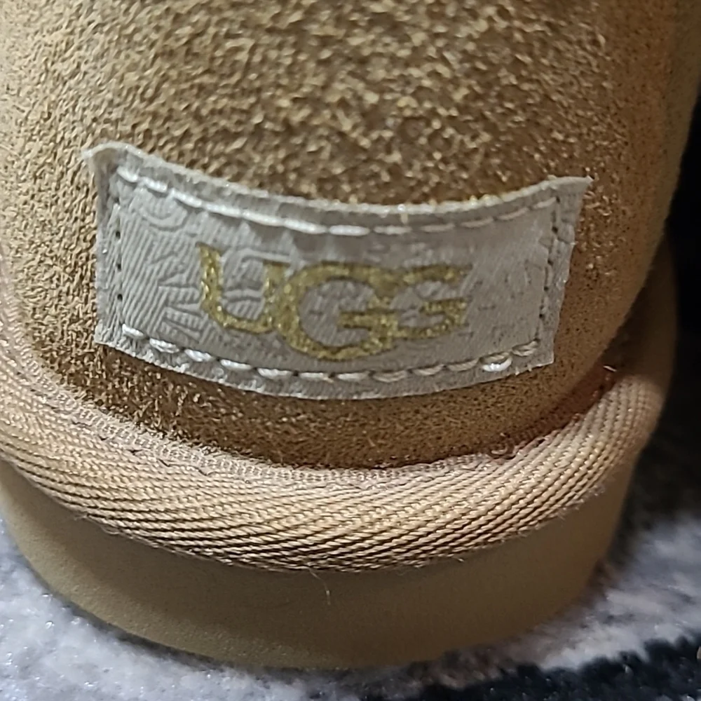UGG GLITTER SNOW LEOPARD PRINT CLASSIC SHORT CHESTNUT BOOTS - Picture 6 of 15